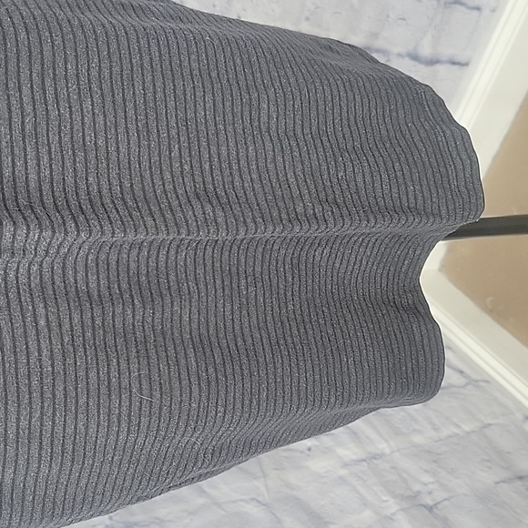 COLUMBIA Men's Black and Gray Striped Pullover Shirt Large - Picture 5 of 9